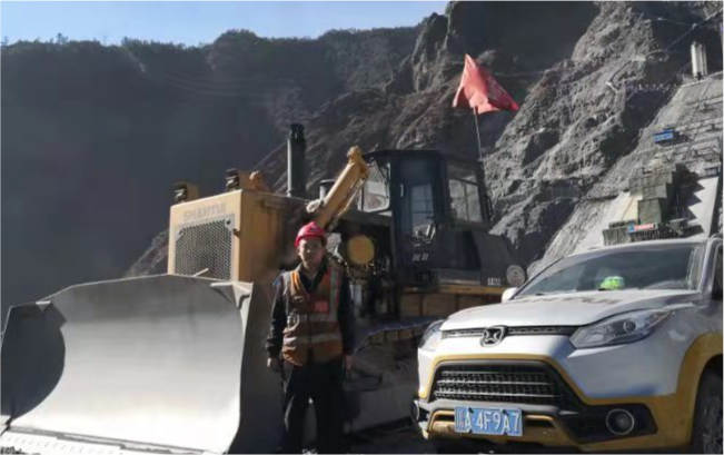 SD32推土机西南地区水电站施工-推土机-永利集团股份